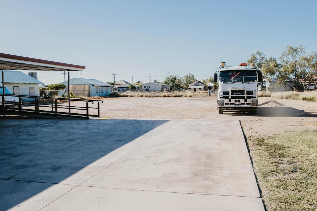 Winton Outback Motel Exterior photo